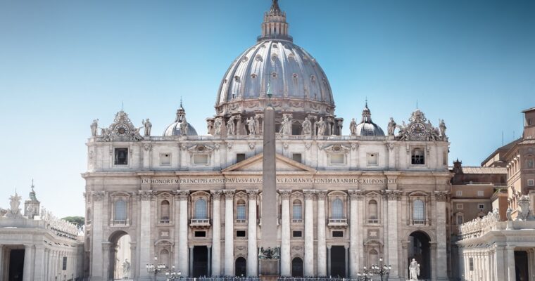 São Pedro no Vaticano: símbolo da Igreja de todo o mundo cristão